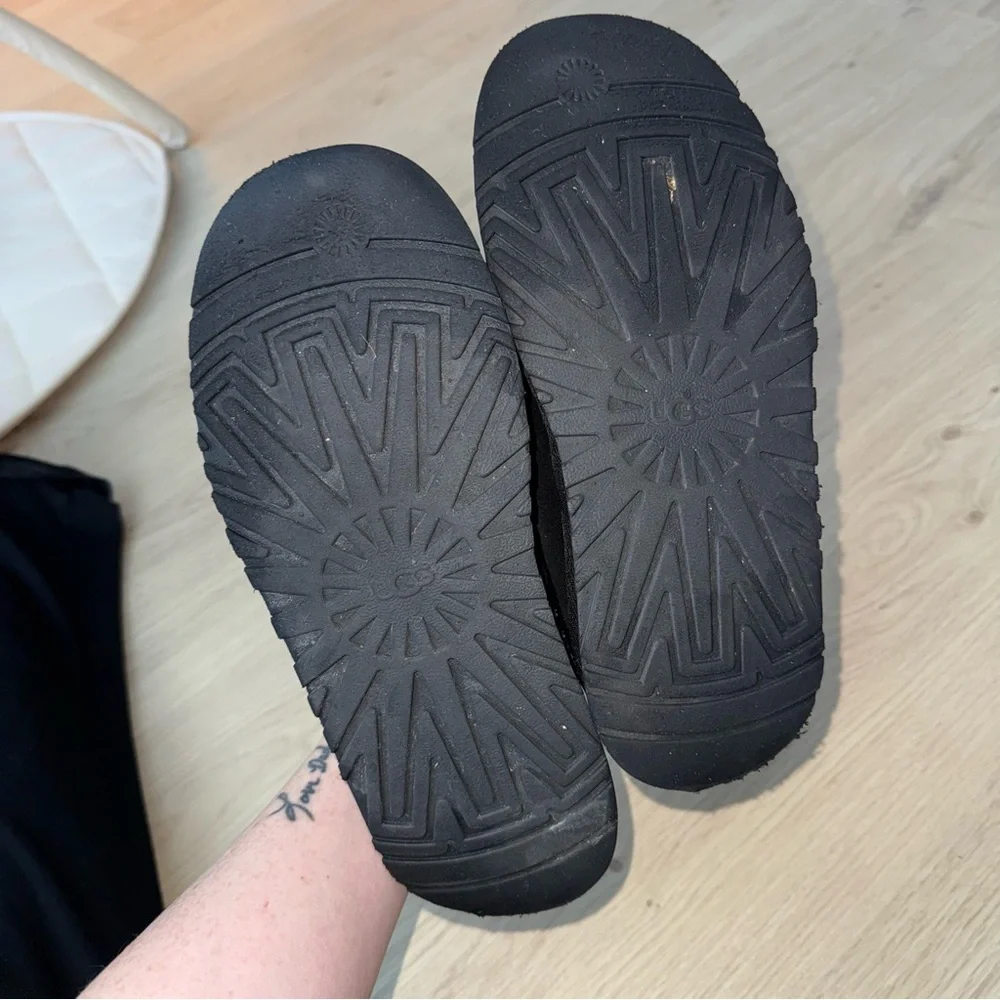 UGG Tazz Slippers - Picture 2 of 15